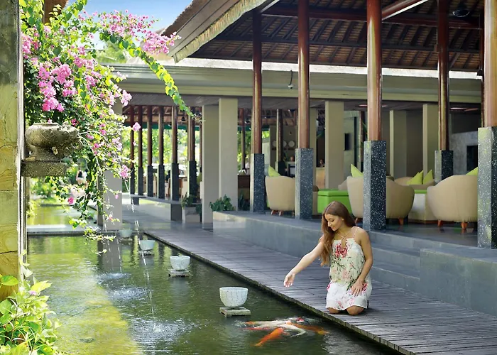 Legian Beach Hotel 4*