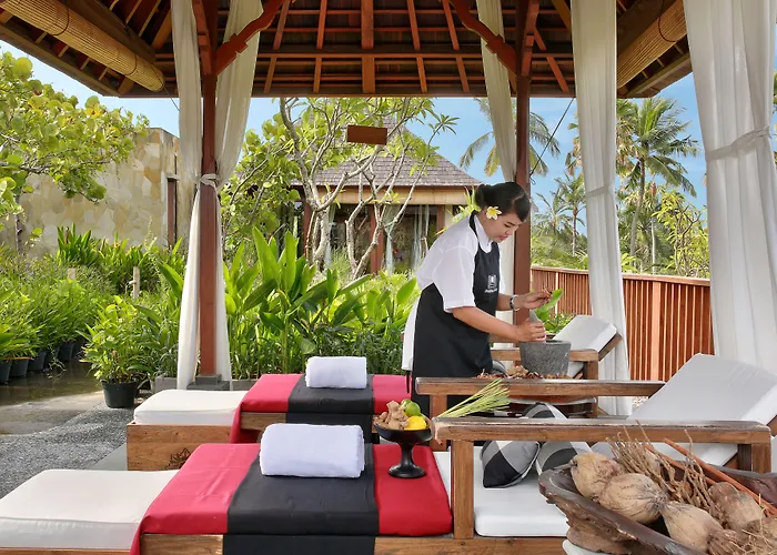 Legian Beach Hotel 4* Legian (Bali)