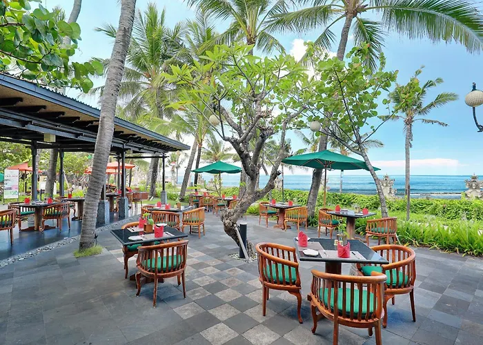 Legian Beach Hotel 4*