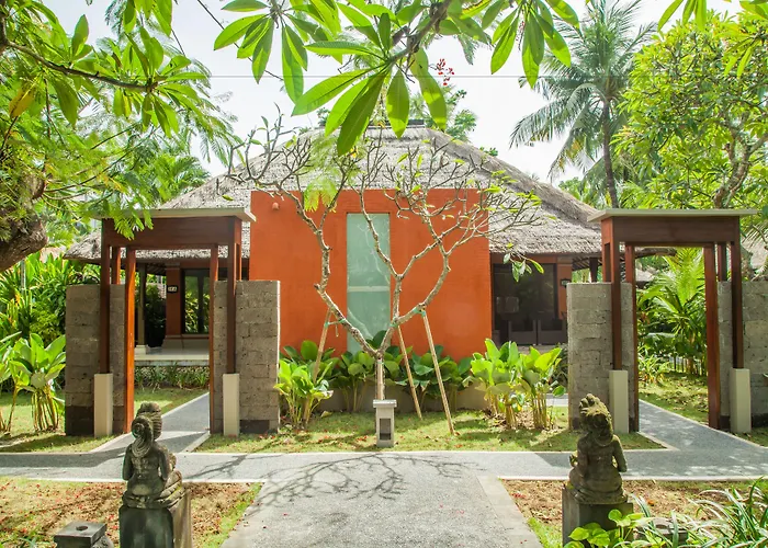 Hotel Legian Beach Hotel 4*