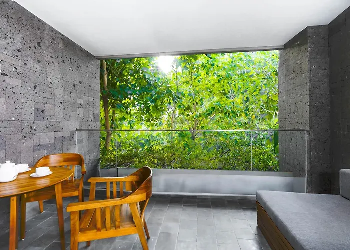 Legian Beach Hotel Hotel