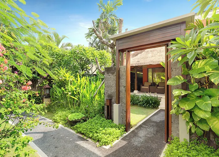 Hotel Legian Beach Hotel 4*