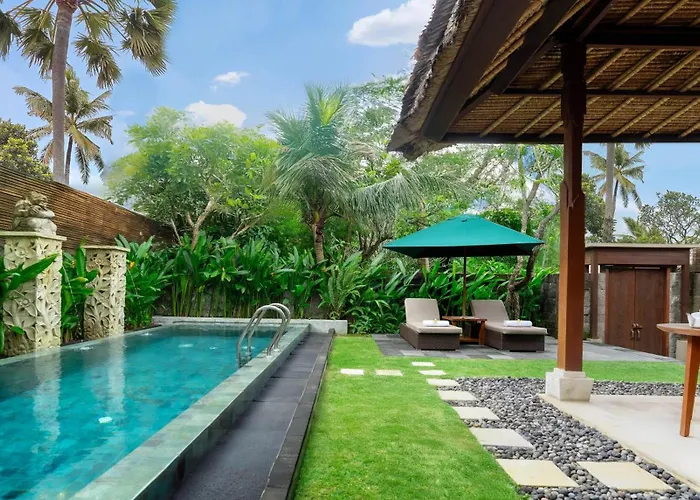 Legian Beach Hotel 4*