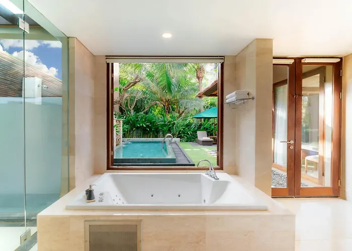 Legian Beach Hotel