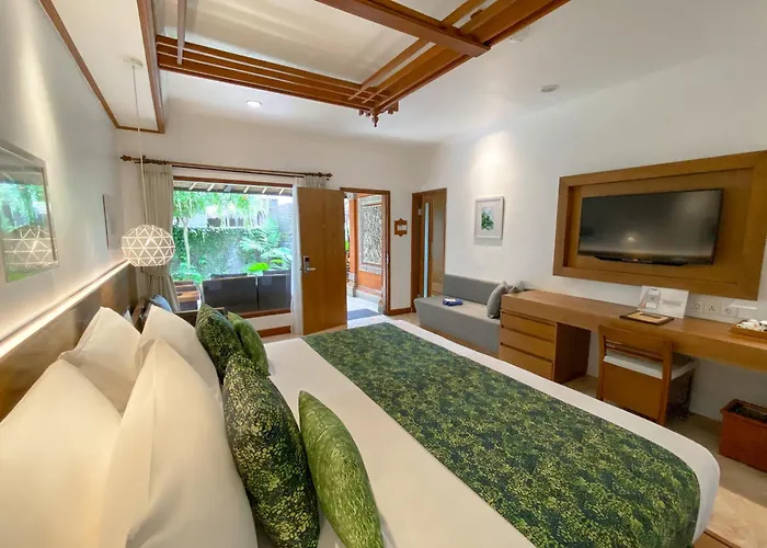 Legian Beach Hotel Hotel 4*