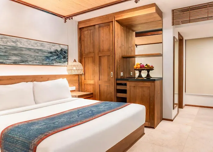 Legian Beach Hotel 4*