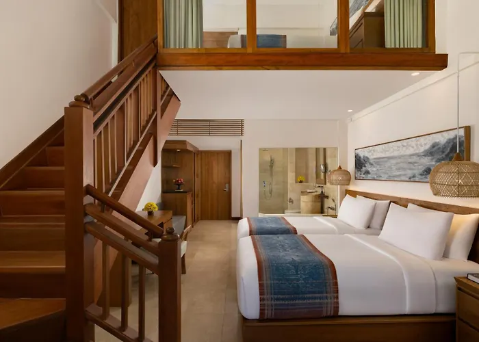 Legian Beach Hotel 4*